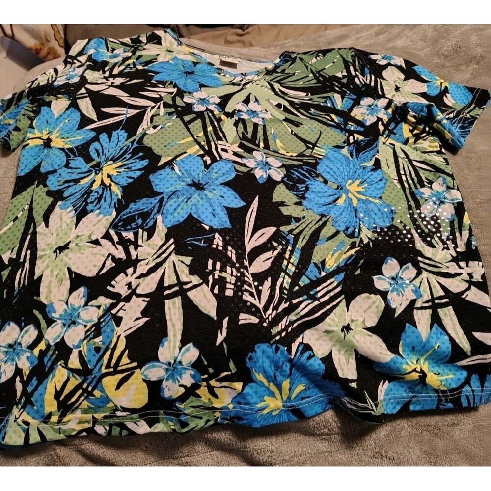 BonWorth Women's L Multicolor Floral Sequin V-Neck Short Sleeve Knit Top